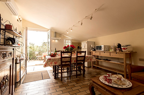 vue du salon Gite Lherm