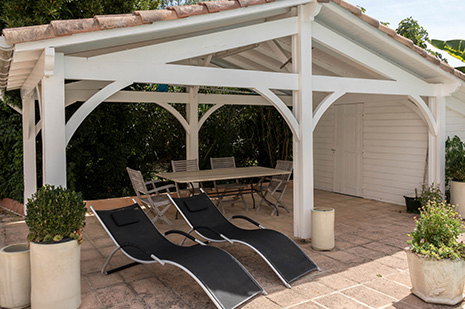 Terrase de la piscine
